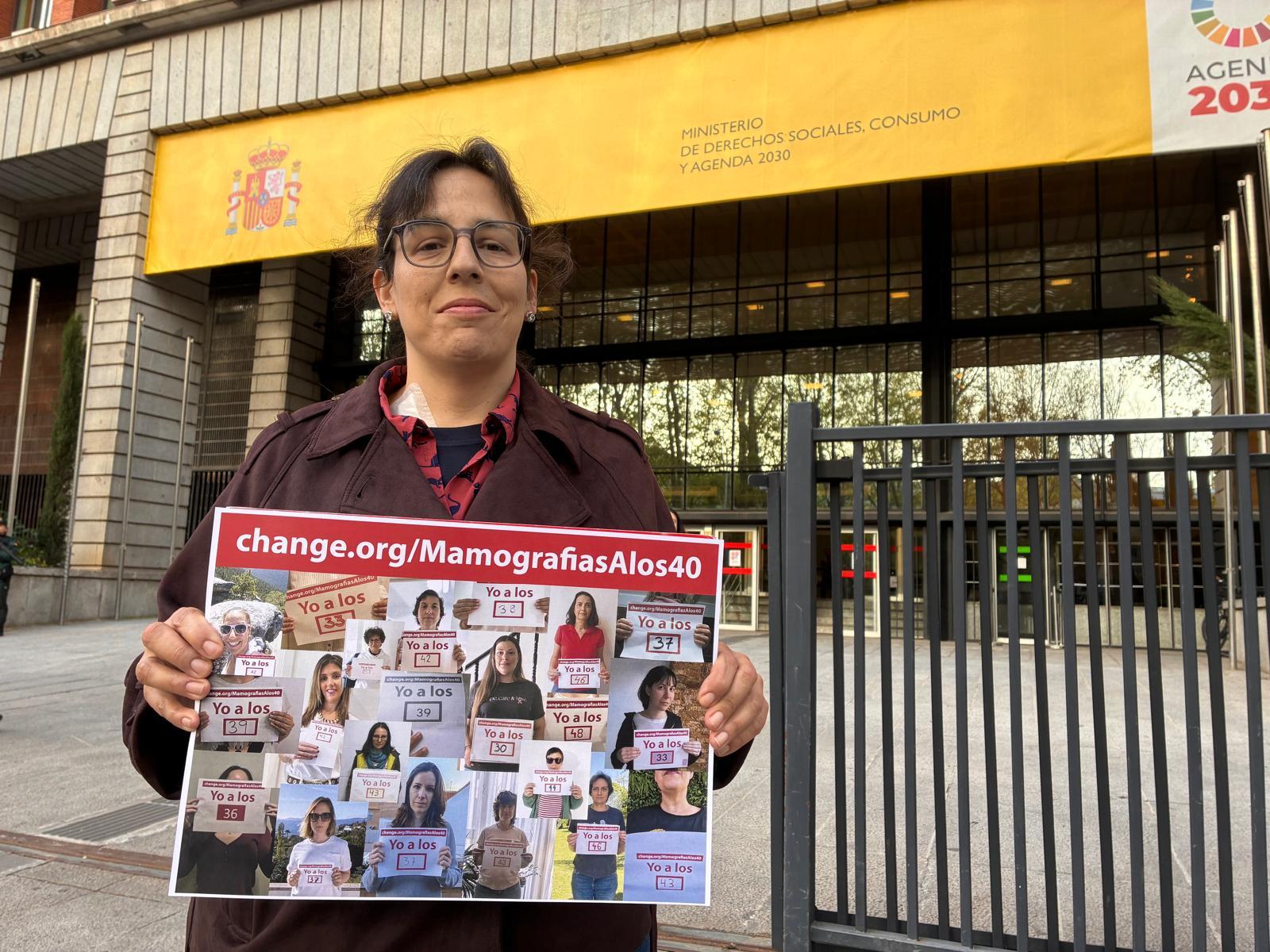 Mar�a Varela, paciente con c�ncer de mama metast�sico e impulsora de la campa�a para adelantar los cribados.