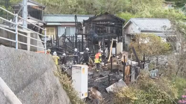 愛南町で住宅など７棟燃えた火事　遺体は火元の住人の８３歳男性と判明 　身体的特徴から【愛媛】｜FNNプライムオンライン