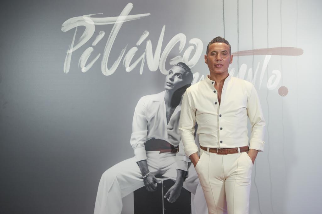 El artista Pitingo presentando su último proyecto.