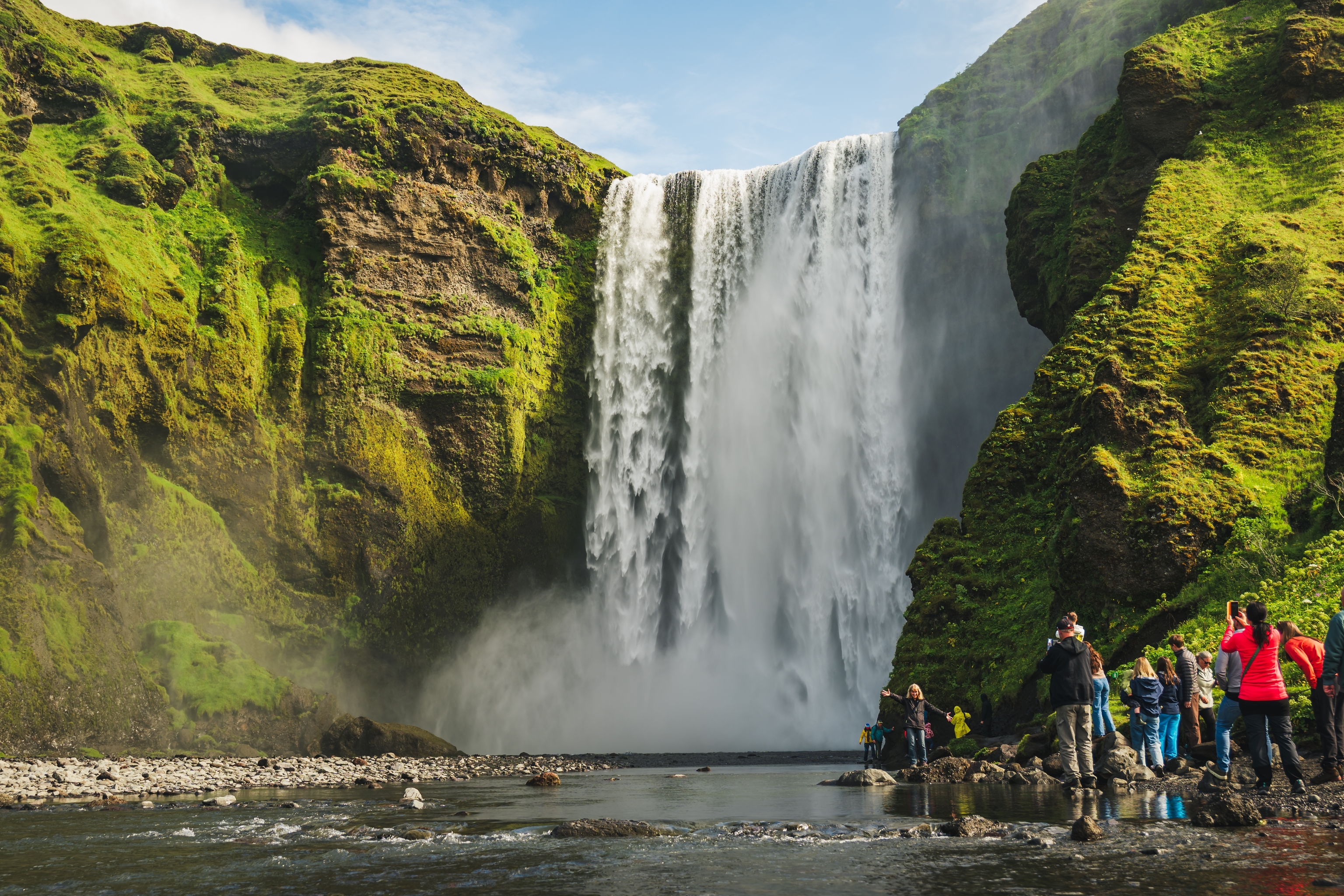 La famosa cascada de Skogafoss, de 60 metros de altura.