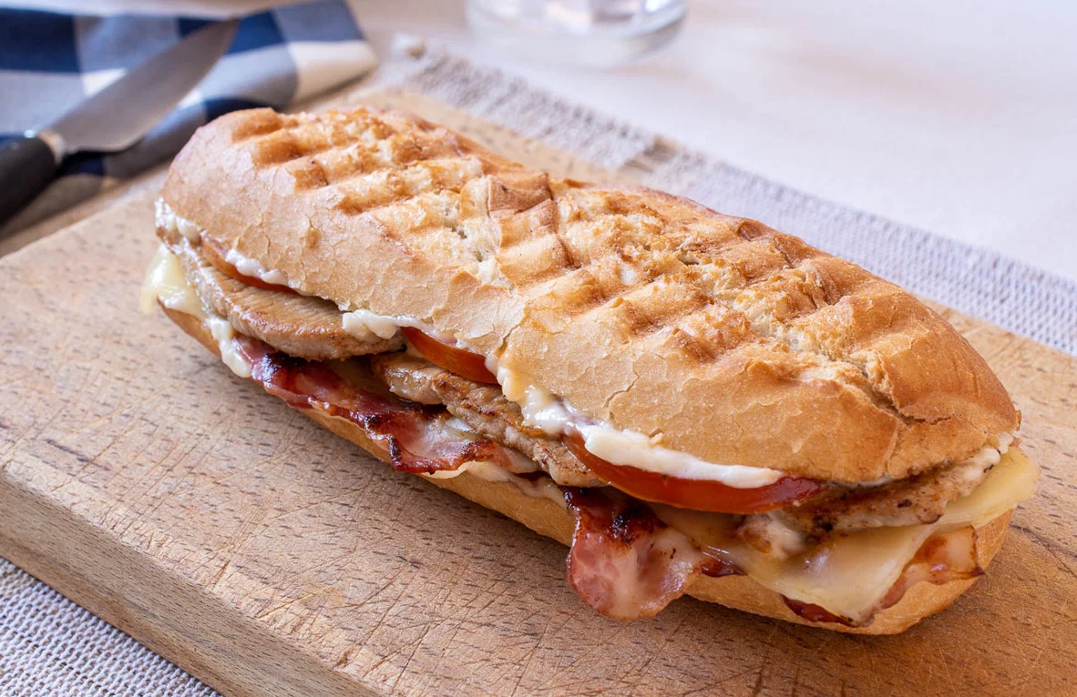 Montadito piripi. El mítico bocadillo sevillano