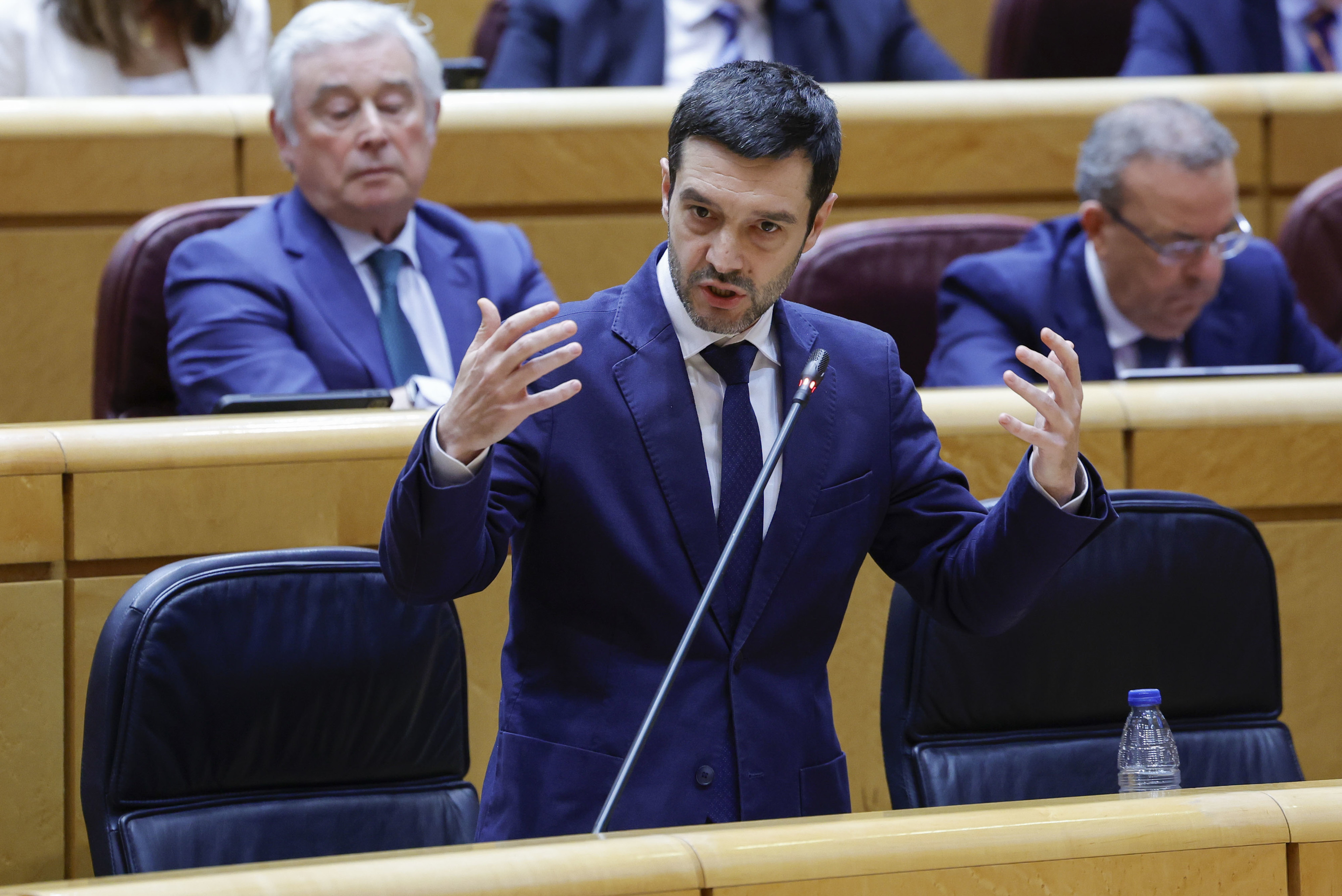 El ministro de Derechos Sociales, Pablo Bustinduy, interviene durante la sesi�n de control al Gobierno celebrada por el pleno del Senado