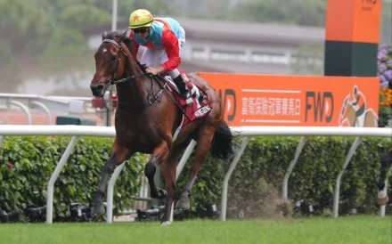 Ka Ying Rising cruises to victory under Zac Purton. Photos: Kenneth Chan