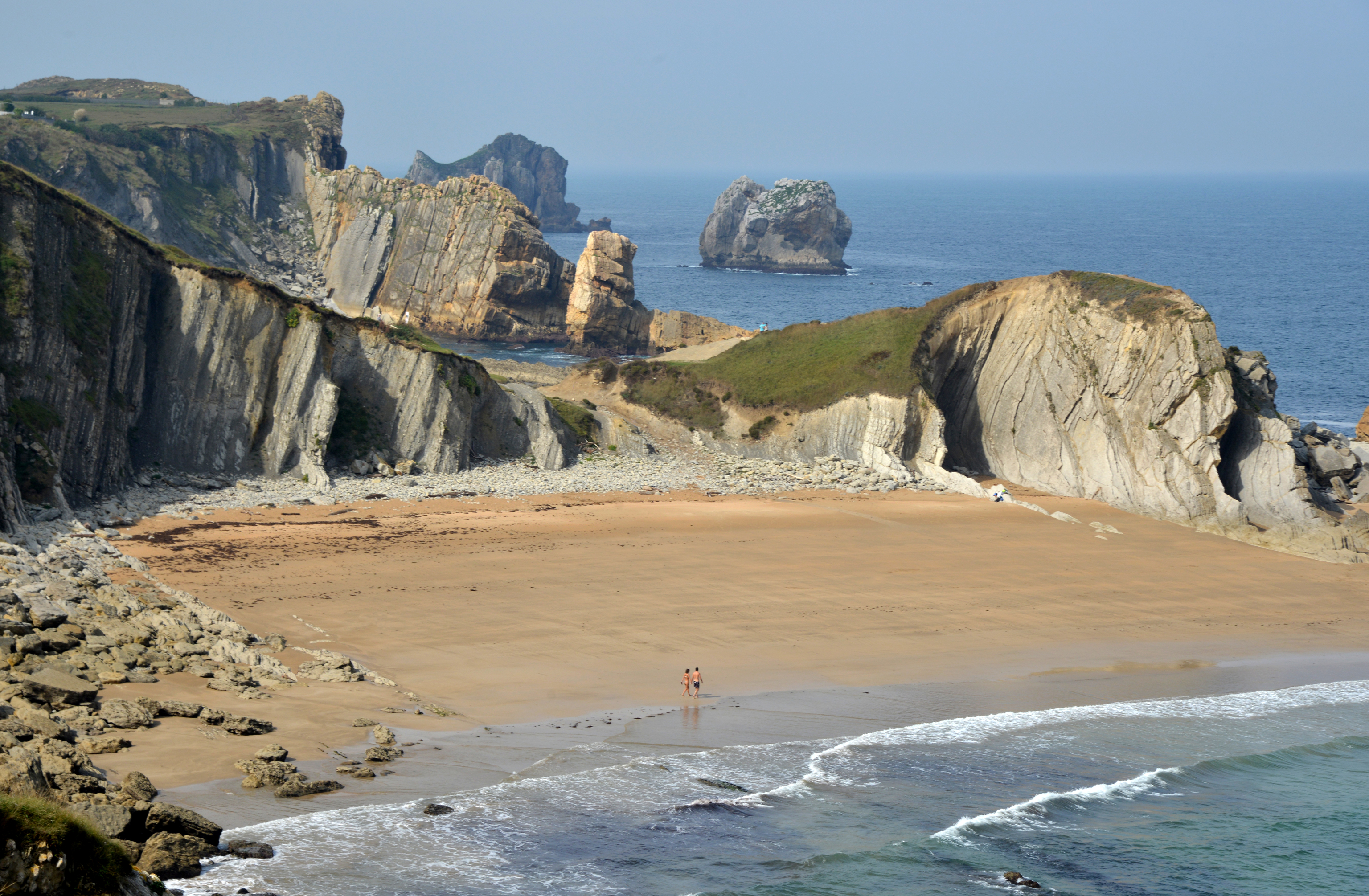Playa perteneciente al geoparque de Costa Quebrada.