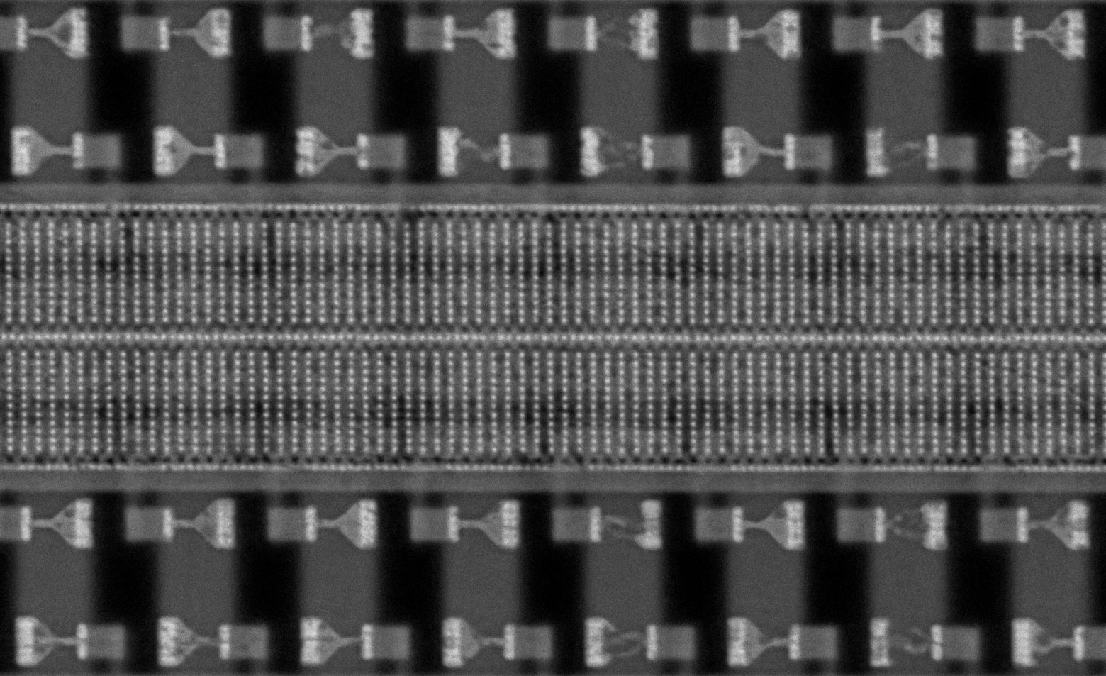 А это как раз многострадальный ESP32-S2, снято уже на нашем микроскопе А это как раз многострадальный ESP32-S2, снято уже на нашем микроскопе
