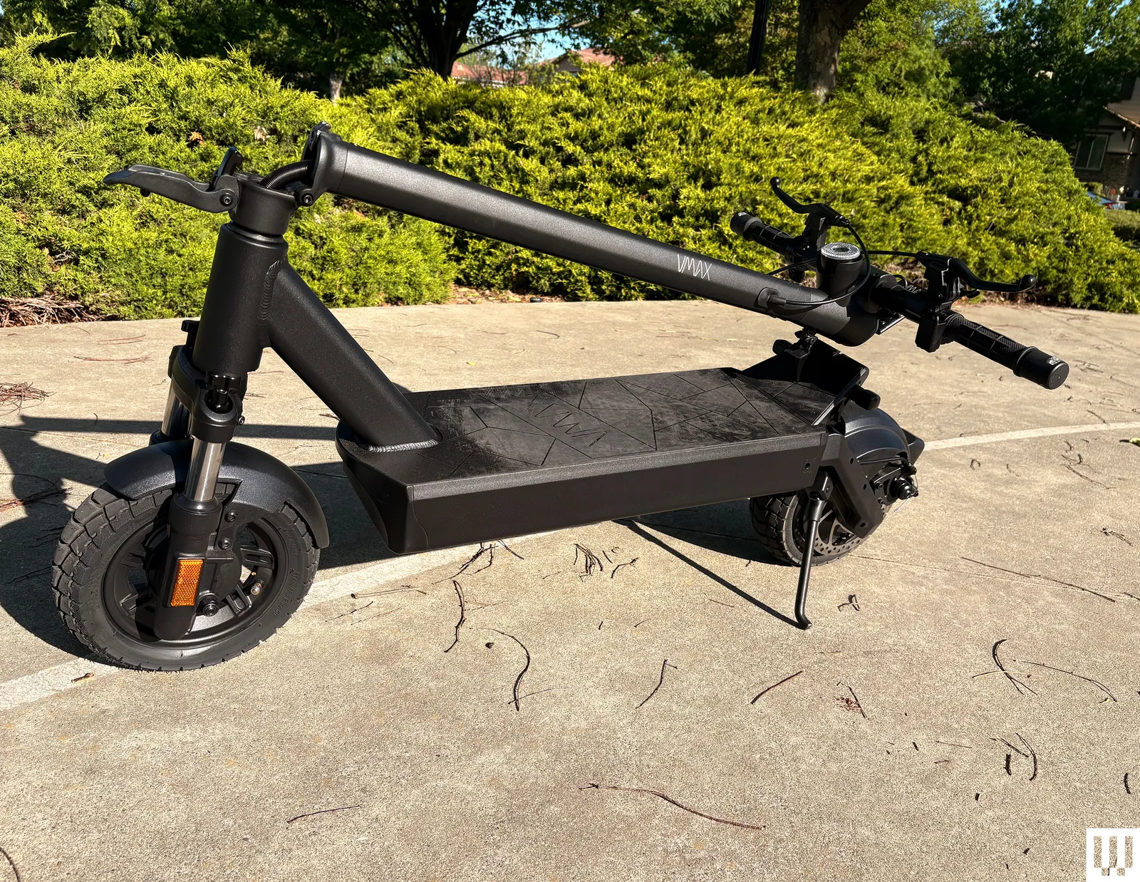 Image may contain Scooter Transportation Vehicle and Escooter