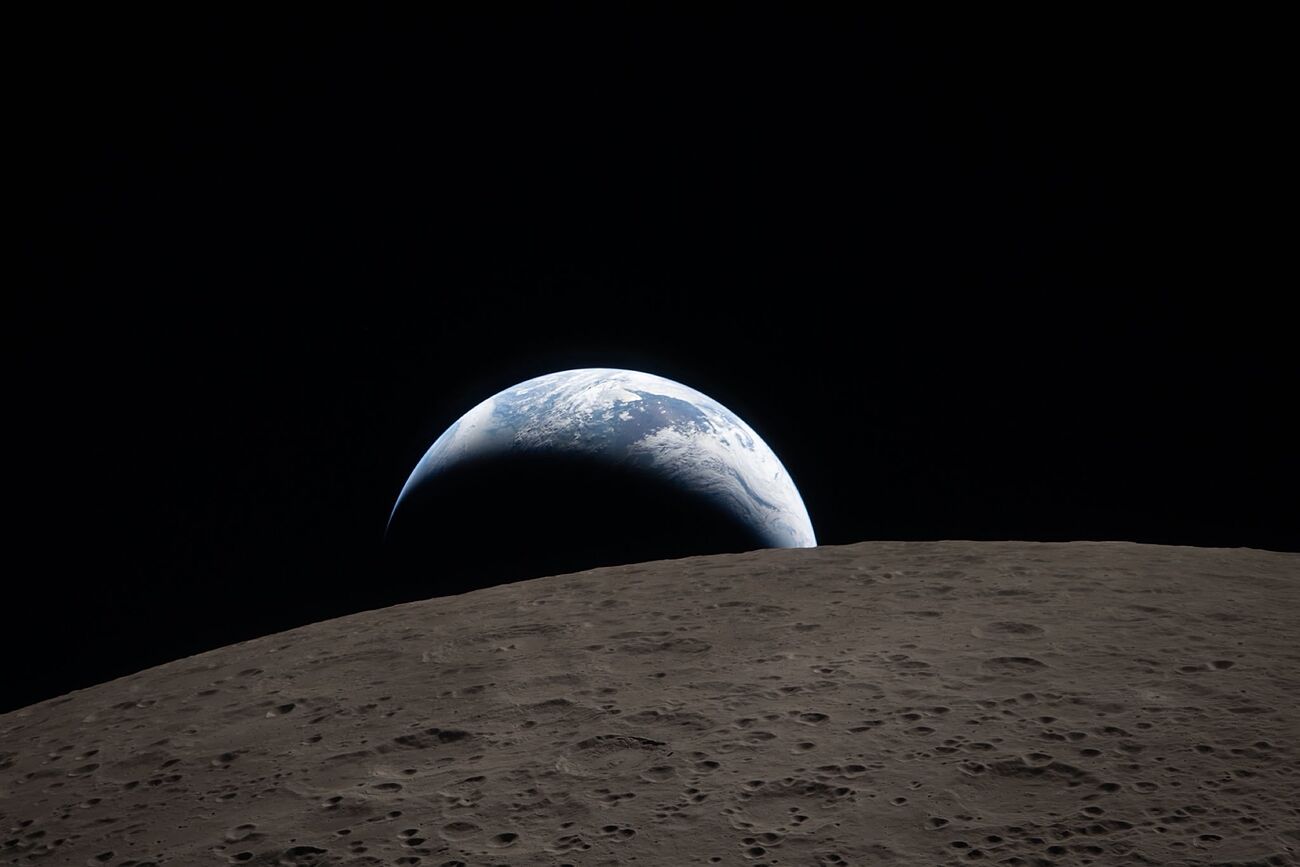 Humanidad, desde el otro lado. Primera foto tomada desde la cara...