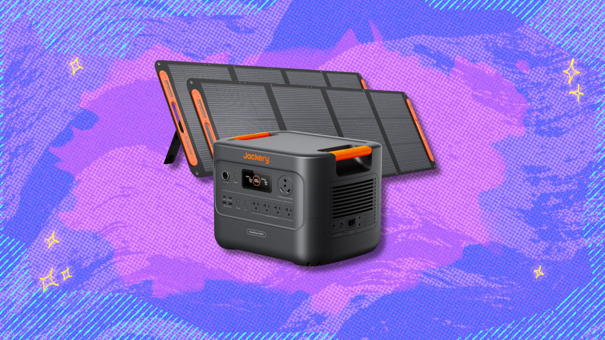 Jackery HomePower 3000 with solar panels