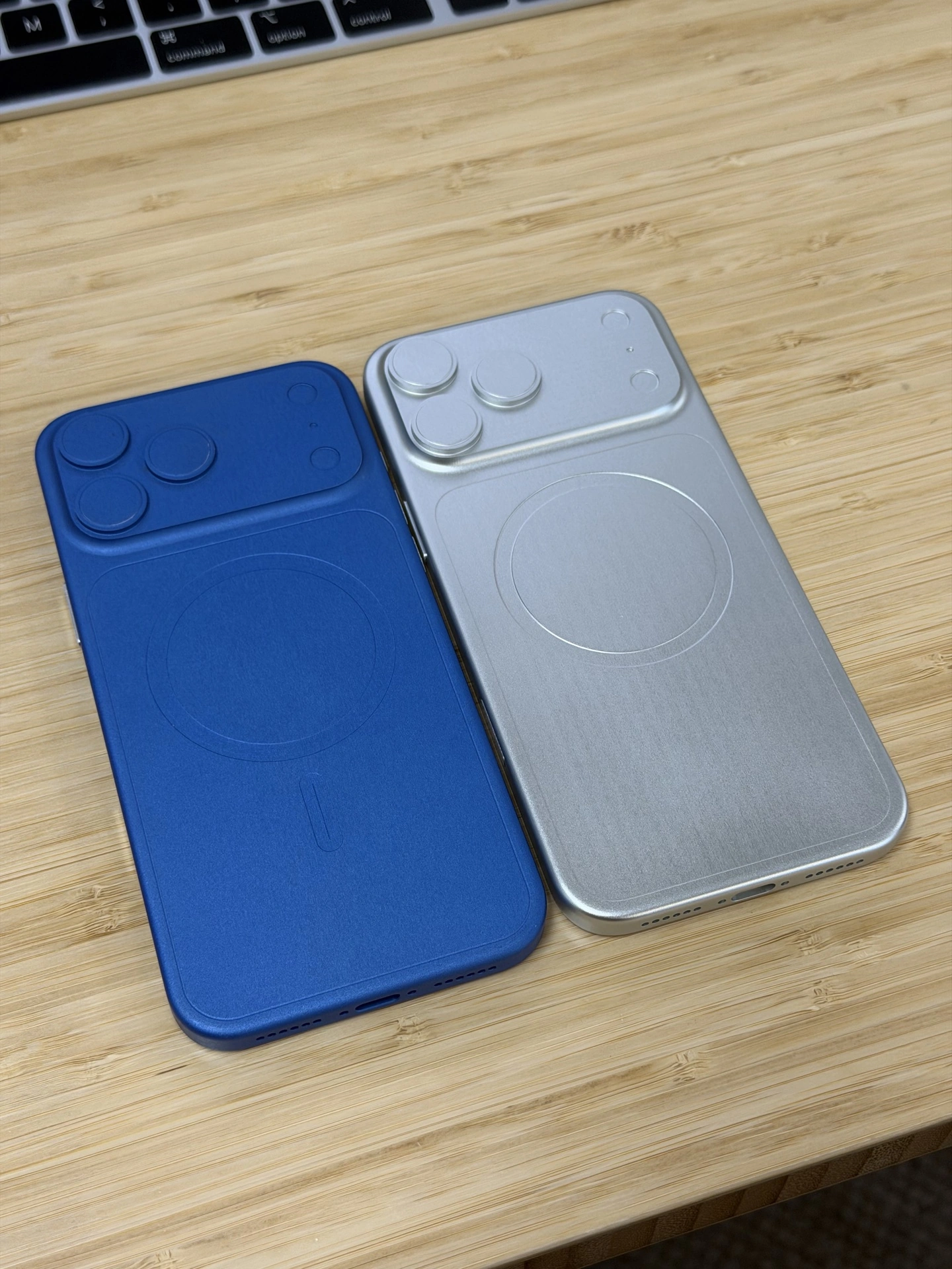 苹果 iPhone 18 Pro Max 金属机模曝光