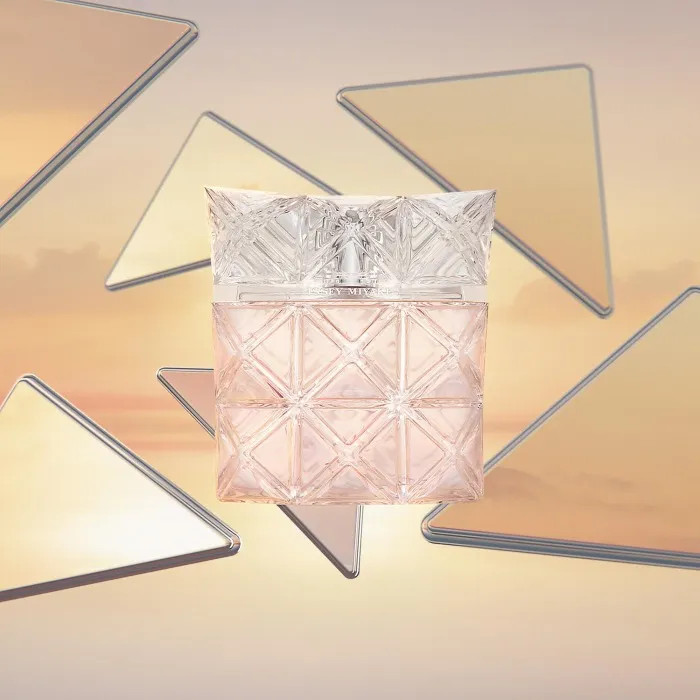 La fragancia 'Lumière D'Issey', con cítricos y notas luminosas. - Issey Miyake