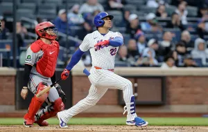 NEW YORK, NEW YORK - APRIL 22: Juan Soto #22 of the New York Mets flies out during the first inning against the Minnesota Twins at Citi Field on April 22, 2026 in New York City. (Photo by Jim McIsaac/Getty Images)