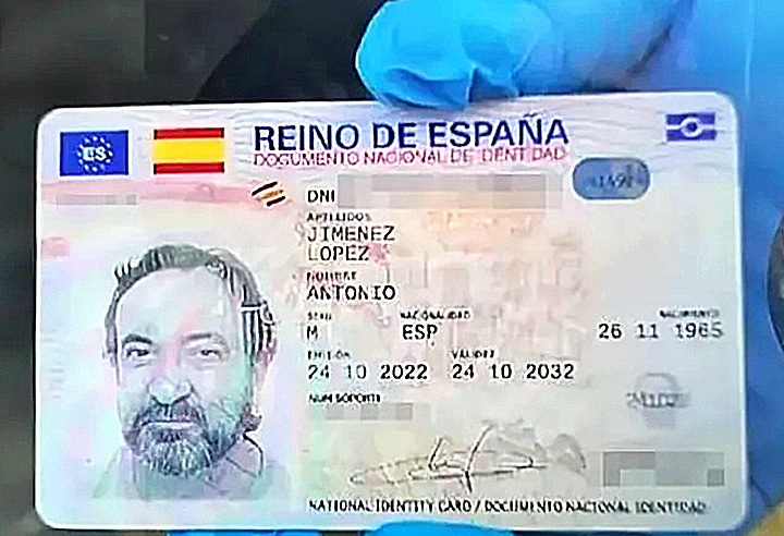 El DNIde Antonio Jim�nez, aparecido junto al cad�ver.