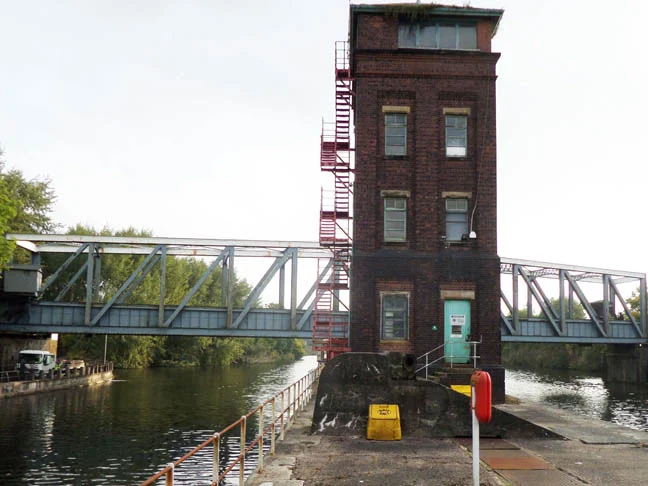 Barton aqueduct tower and island photo Alun Taylor Barton aqueduct tower and island photo Alun Taylor