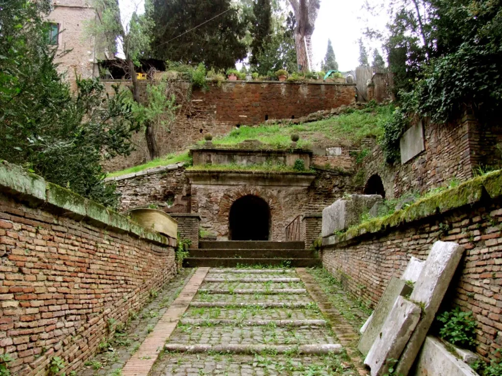 Entrada al sepulcro de los Escipiones
