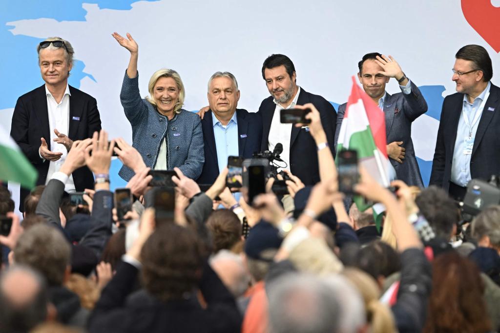 Le Pen y Orban, junto a otros l�deres ultraderechistas, en un acto en marzo.