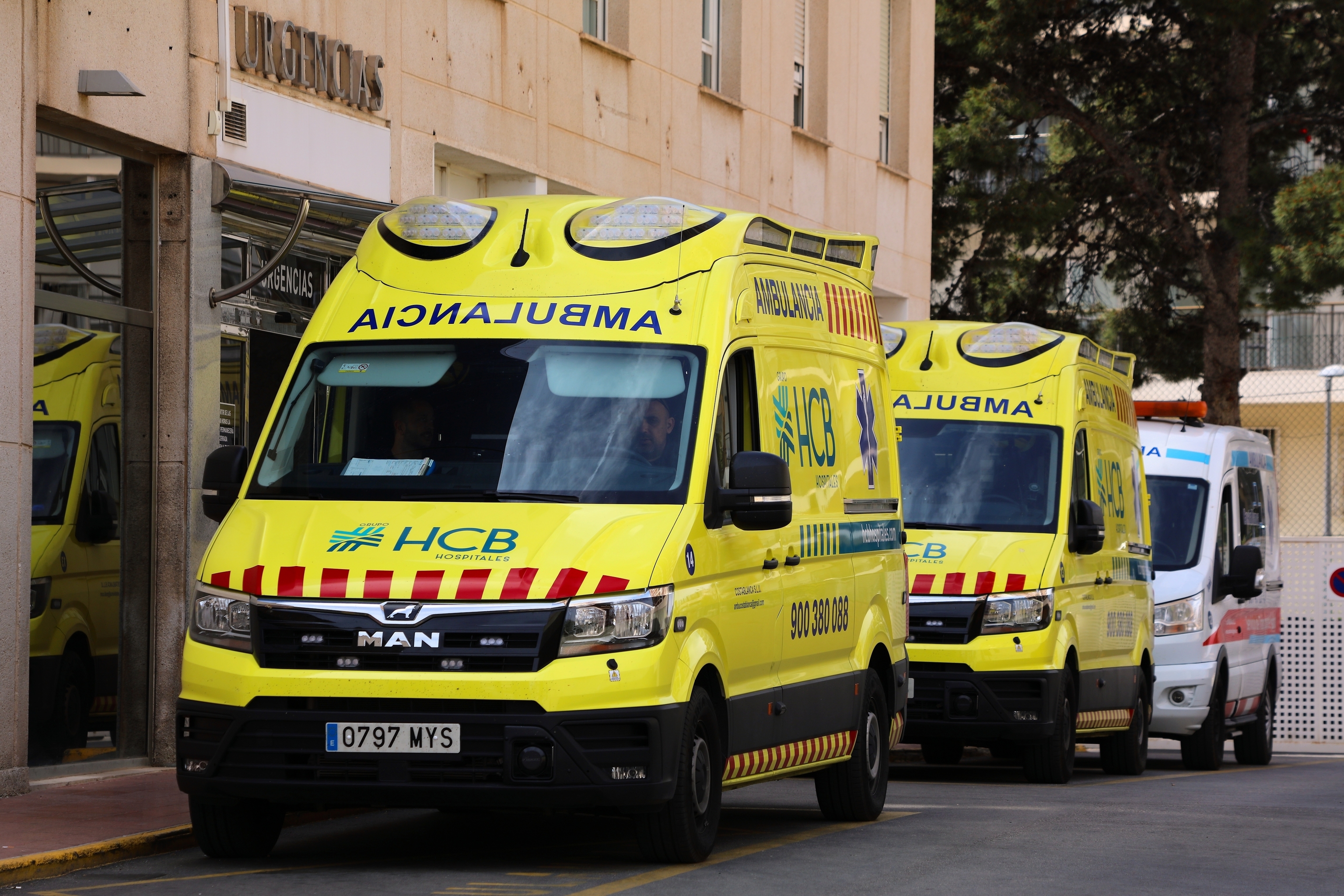 Varias ambulancias en Benidorm.