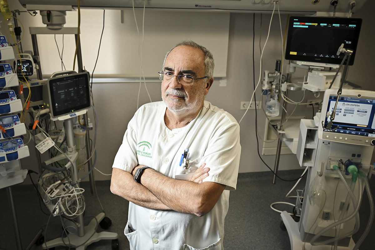 Francisco Guerrero, m�dico intensivista en el Hospital Universitario de Torrec�rdenas (Almer�a).