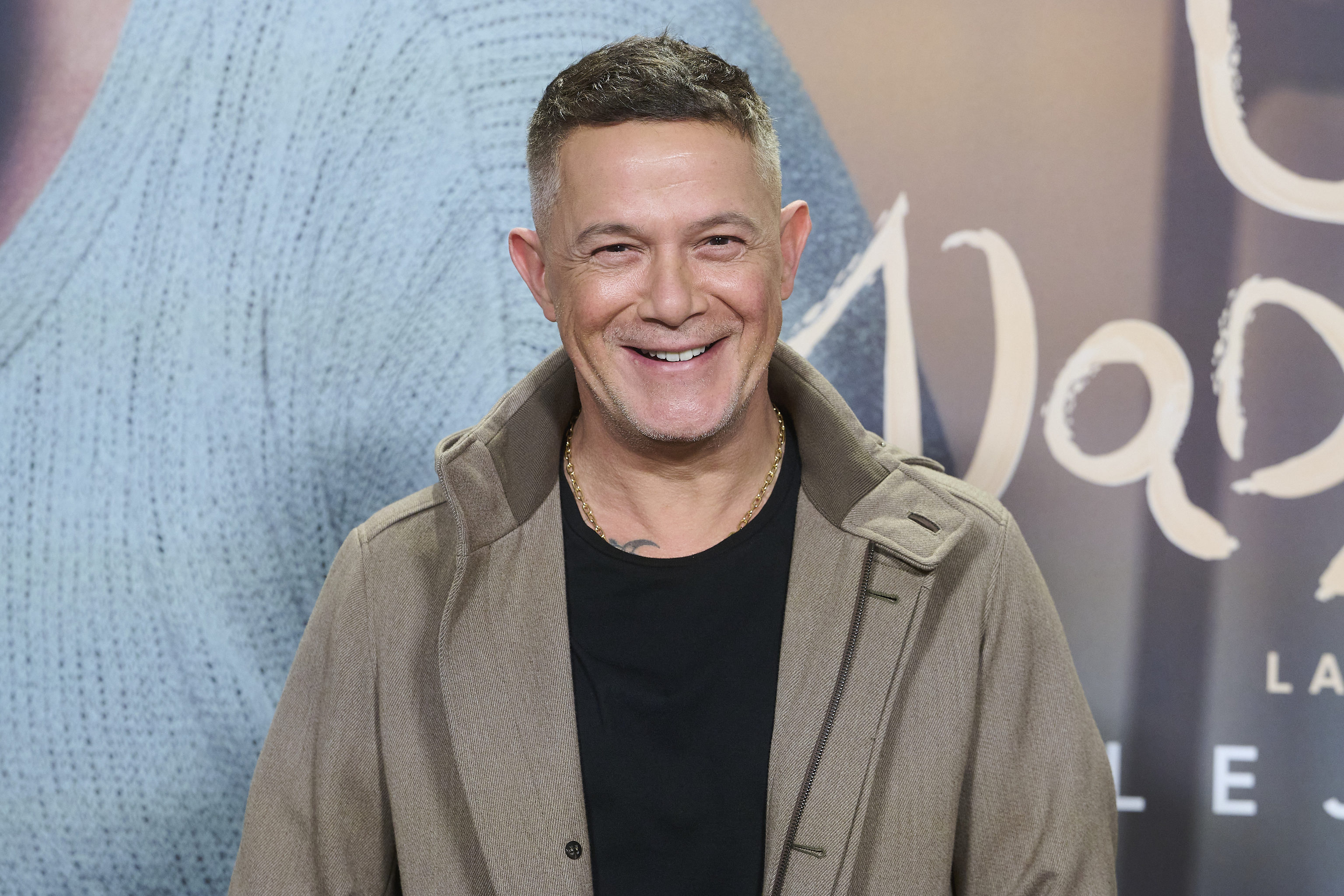 Alejandro Sanz: su casopl�n de Madrid con piscina, gimnasio y un garaje en el que conserva el Seat 600 en homenaje a su padre