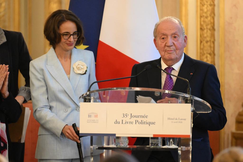 El Rey Juan Carlos, al recibir un premio en la Asamblea Nacional francesa por su libro 'Reconciliaci�n'.