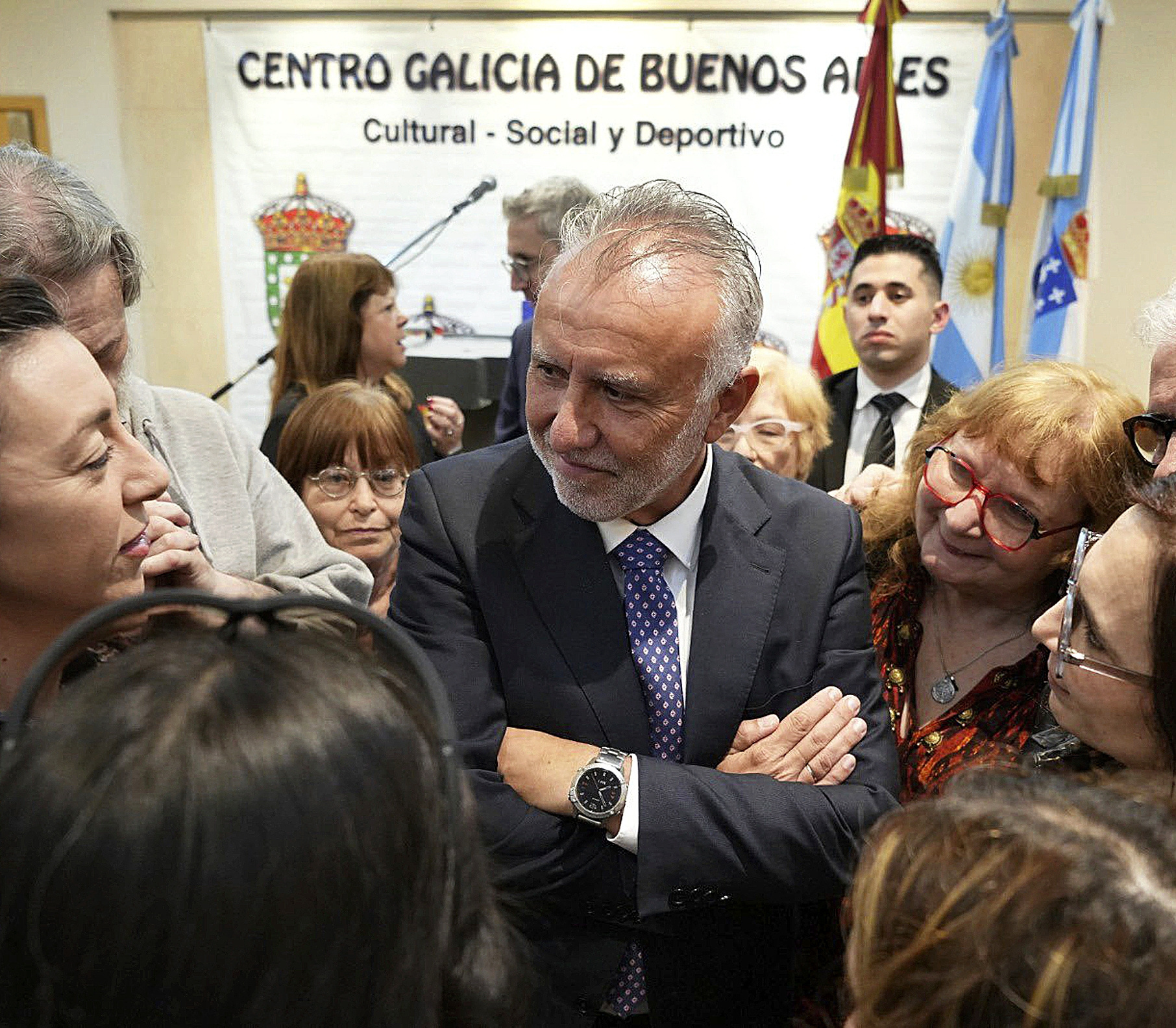 �ngel V�ctor Torres, impulsor de la Ley de Memoria Democr�tica, con la colectividad espa�ola en octubre.