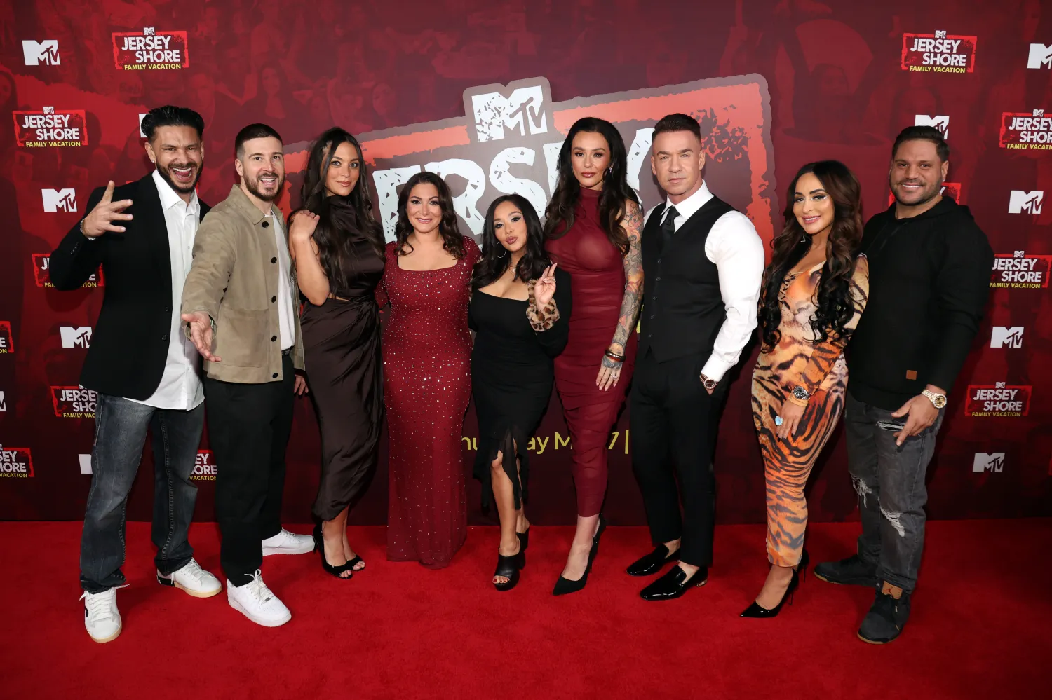 Pauly D, Vinny Guadagnino, Sammi Giancola, Deena Nicole Cortese, Nicole Polizzi, Jennifer Farley, Michael Sorrentino, Angelina Pivarnick, and Ronnie Ortiz-Magro premiered the final season of Jersey Shore Family Vacation in NYC on Thursday.