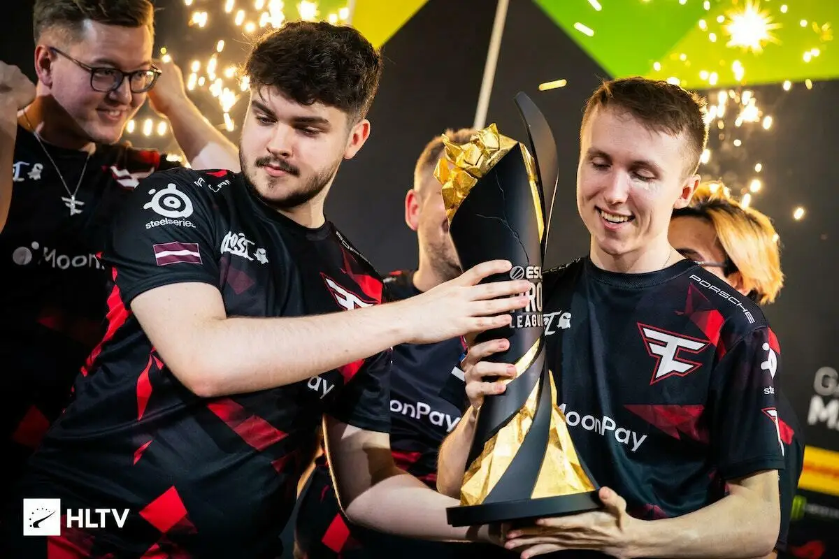 恭喜FaZe Clan获得EPL 17赛季冠军，达成英特尔大满贯成就