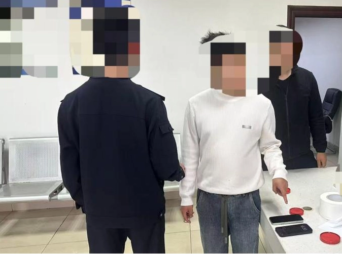 500 万粉丝网红发布“抓蜈蚣致眼睛失明”虚假视频,被警方处罚