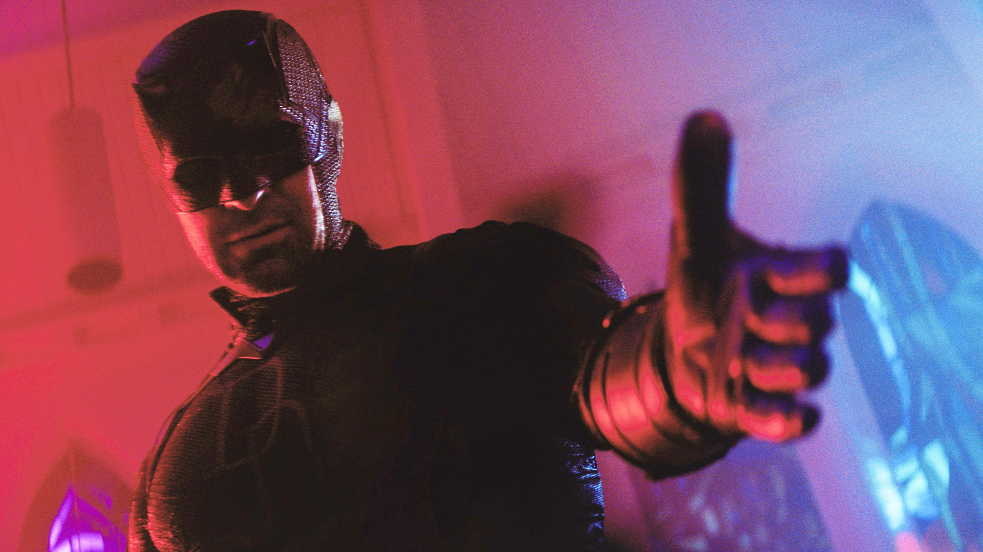 Matt Murdock holding out his left hand in Daredevil: Born Again season 2 episode 5