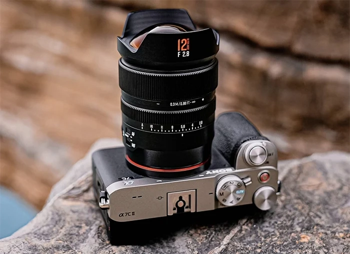 星曜光学 12mm f/2.8 AF 全画幅自动对焦镜头曝光:15 片 11 组结构,适配 E/Z 卡口