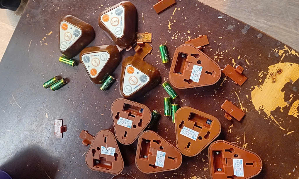 The call buttons used in a coffee shop in Hanoi that caused disruption to smart keys. Photo from The Radio Frequency Department of Vietnam