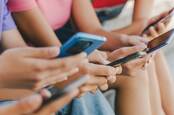 kids on social media