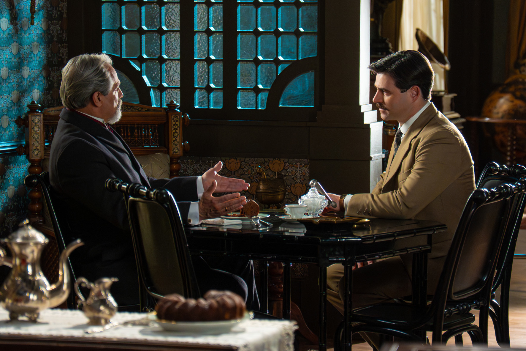 Avance de 'La Promesa', cap�tulo 813 del martes 14 de abril: Jacobo propone a Martina despedir a Petra para salvar su reputaci�n