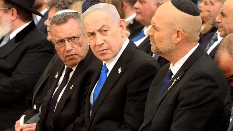 “Il lavoro non è concluso”. Netanyahu in difficoltà prepara i nuovi attacchi