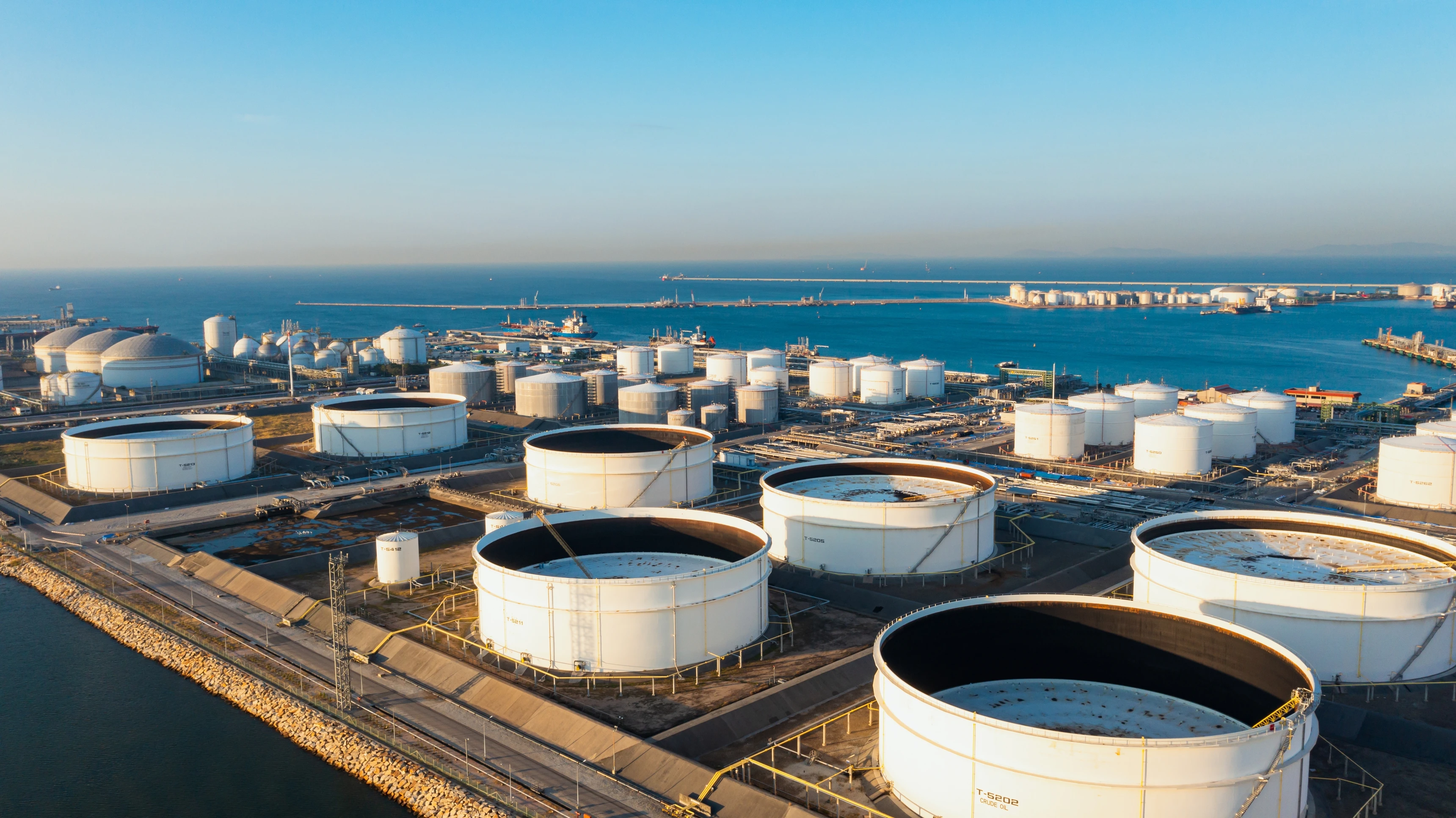 Oil tank storage