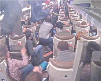 Im�genes de uno de los vagones del tren Iryo en el momento del accidente.