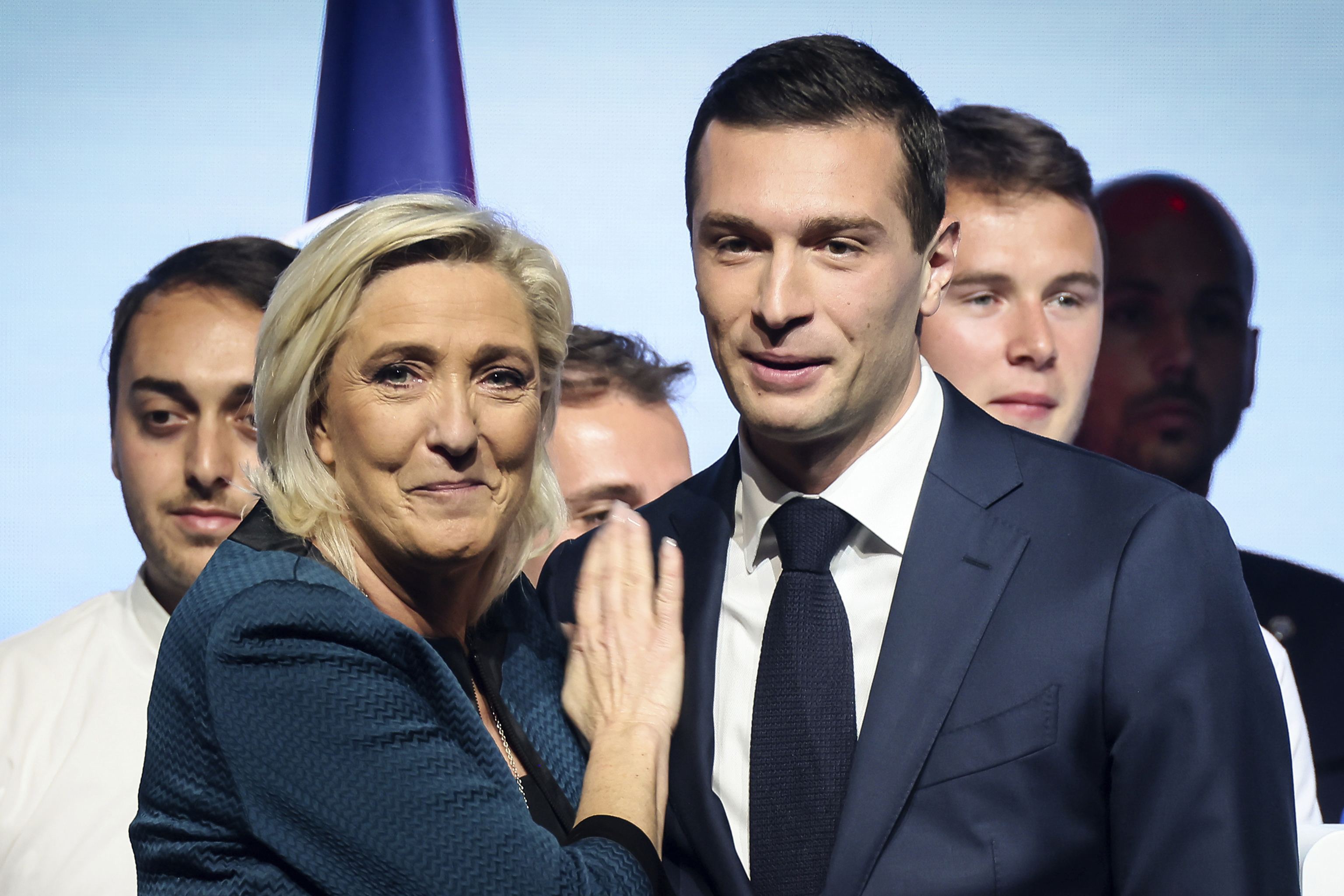 La l�der del partido Agrupaci�n Nacional, Marine Le Pen, y su presidente, Jordan Bardella.