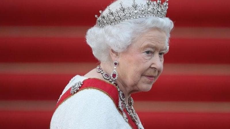 Il biografo della regina: “La morte, l’esaurimento nervoso, la Brexit: tutto su Elisabetta II”