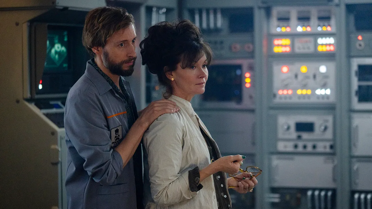 FX's Alien: Earth (l-r) David Rysdahl as Arthur, Essie Davis as Dame Sylvia.