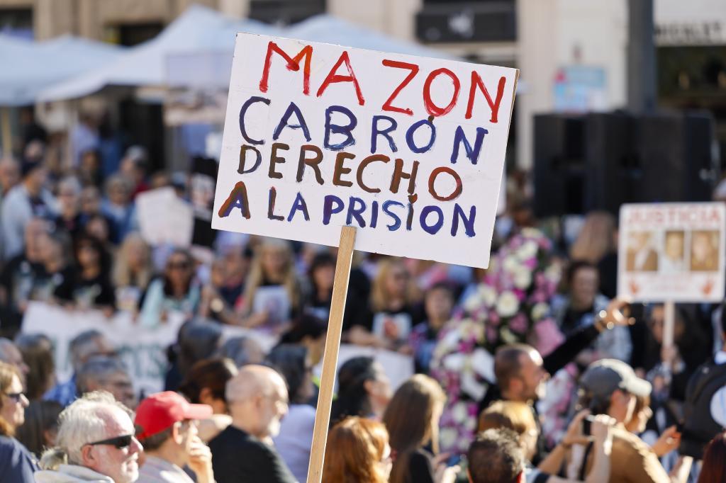 Concentraci�n de las v�ctimas de la dana, este domingo en Valencia.