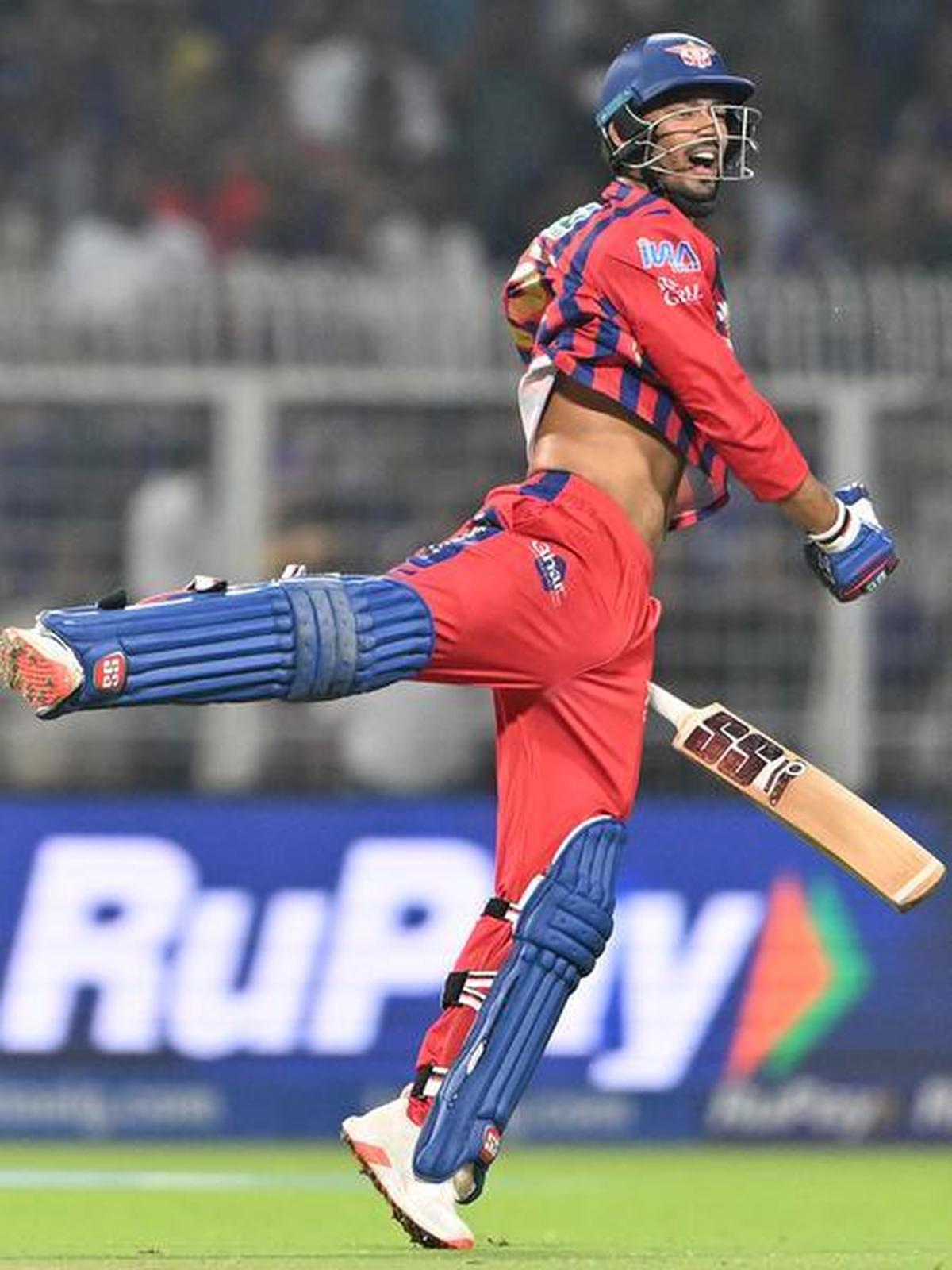 The numbers point to a slow grind on a warm evening here, but these are the same two sides that produced the season’s first thriller not long ago, when Mukul Choudhary snatched victory from Kolkata in the final over.