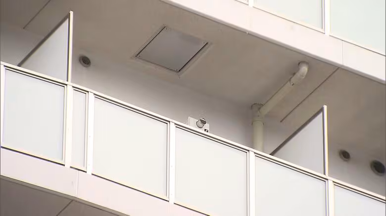 マンションで小学生女児死亡 意識もうろうで搬送の母親「娘の首絞めた」 部屋から練炭 無理心中の可能性 東京・豊島区|FNNプライムオンライン